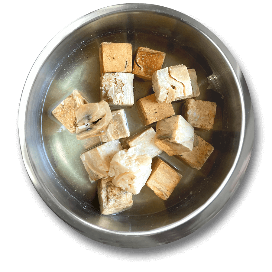 Barf Hähnchen im Futternapf